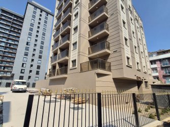 BUCA YAYLACIK'TA PRESTİJLİ VE DONANIMLI 1+1 SATILIK DAİRE
